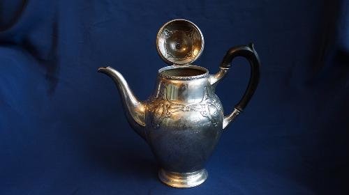Старинный чайный набор из серебра 