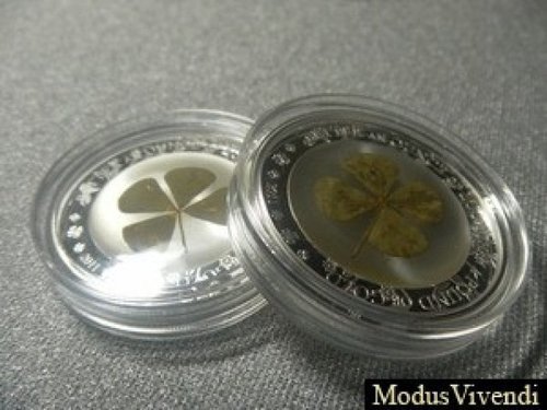 Год выпуска – 2011 г Монета талисман - очень красивая и довольно редкая, со вставкой настоящего 4-х листного клевера Монета в идеальном состоянии в капсуле