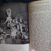 1955 год Шекспир на сценах театров Германии Более 1127 страниц с фотографиями из театральных постановок Германии (ФРГ) середины ХХ века Формат уменьшенный На немецком языке